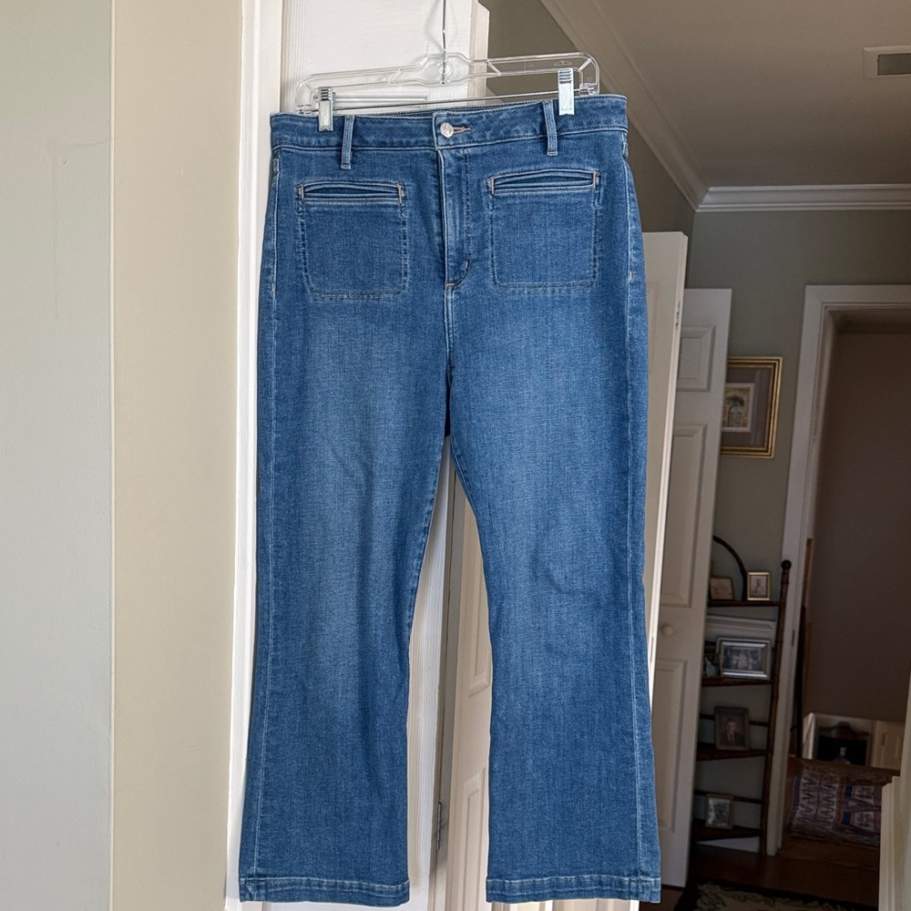 LOFT Curvy Kick Crop Straight-Leg Jeans in Medium Blue Denim